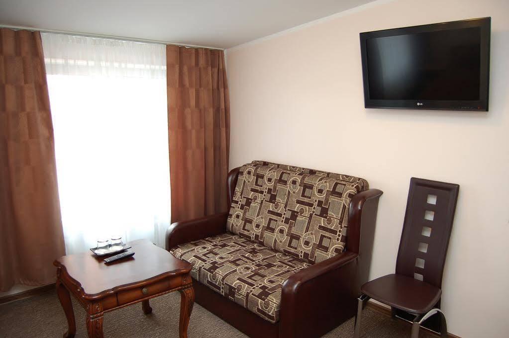 Aleksandri Hotel Тарту Екстер'єр фото
