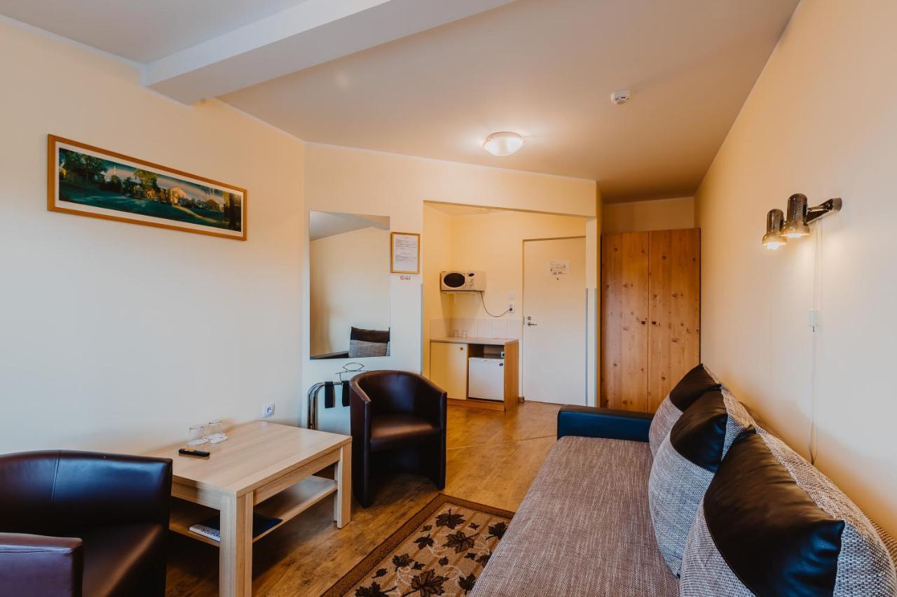 Aleksandri Hotel Тарту Екстер'єр фото